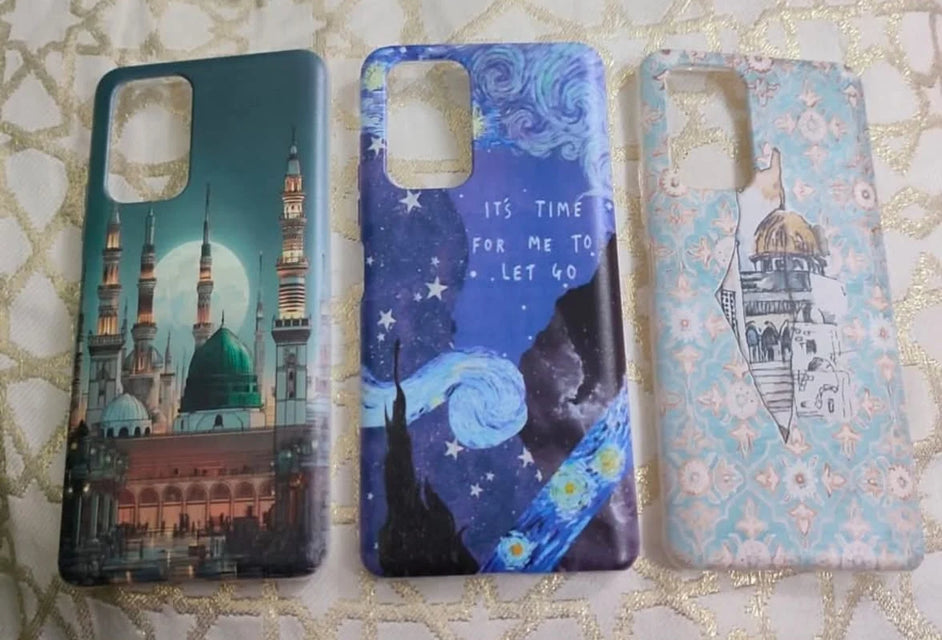 3 printed Bunny cases, photo by our customer Nesma after delivery